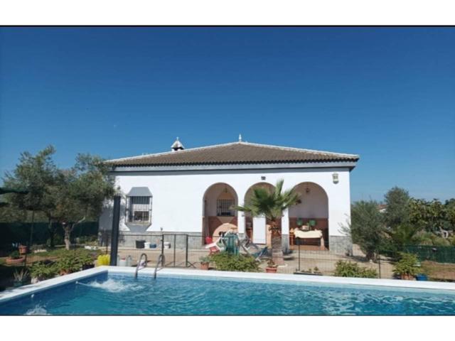 Villa En venta en Carmona photo 0