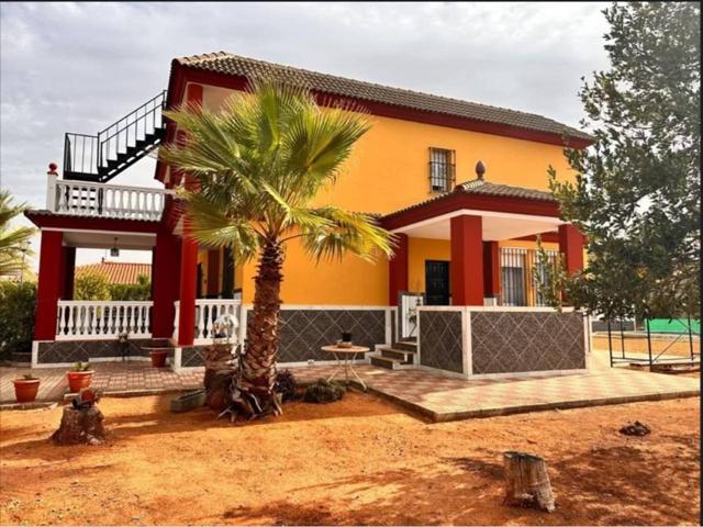 Villa En venta en Carmona photo 0