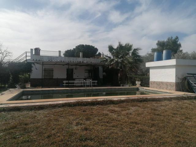 Villa En venta en Carmona photo 0