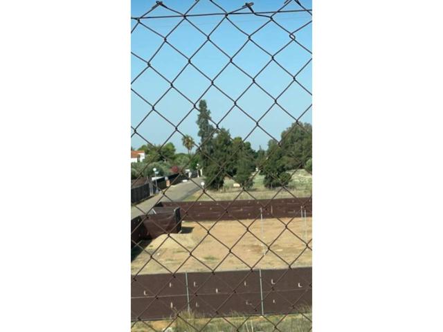 Terreno en venta en Carmona photo 0