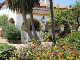 Chalet unifamiliar en venta en Carmona photo 0