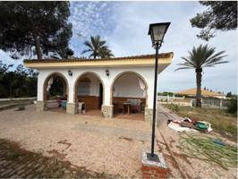 Chalet unifamiliar en venta en Carmona photo 0