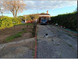 Chalet unifamiliar en venta en Carmona photo 0