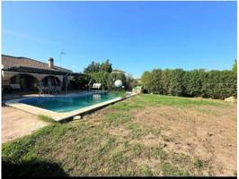 Chalet unifamiliar en venta en Carmona photo 0