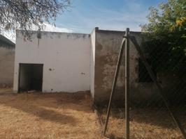 Chalet en venta en Carmona photo 0