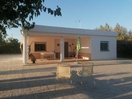 Chalet unifamiliar en venta en Carmona photo 0