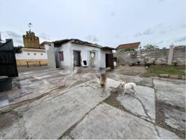 Chalet unifamiliar en venta en Carmona photo 0