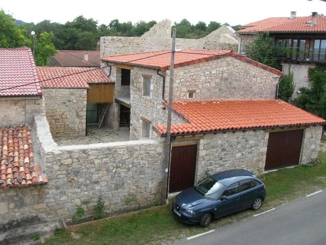 Casa en venta en Villarcayo photo 0