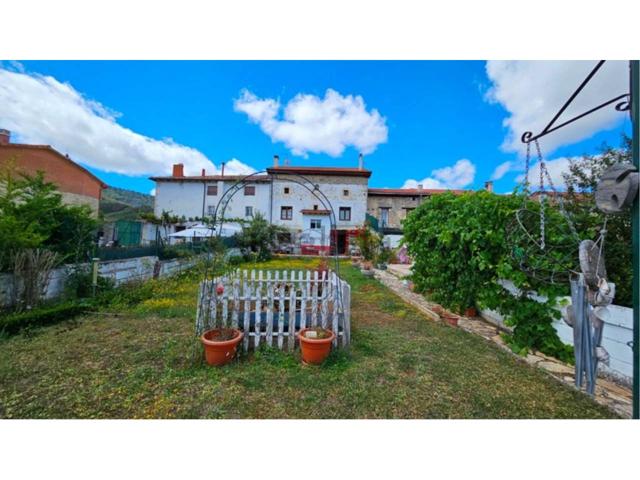 CASA DE PIEDRA CON UNOS 2.800 M2 DE TERRENO EN EL VALLE DE LOSA photo 0
