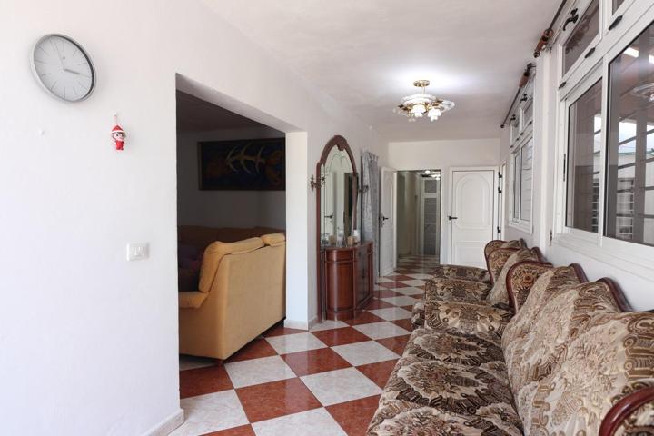 Casa en esquina en San Isidro: Inversión Rentable photo 0
