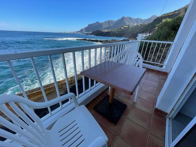 Edificio de 3 pisos en venta en La Laguna, Playa de Jover. photo 0
