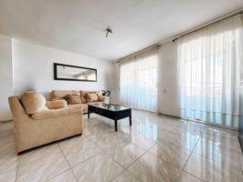 Piso con ascensor y parking incluido, en PereBadia photo 0