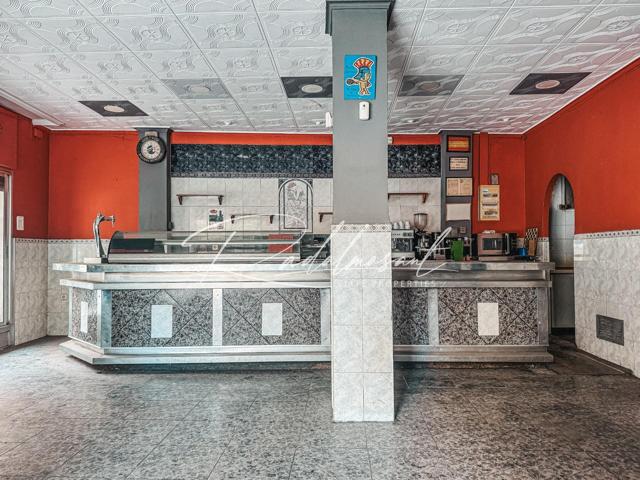 Local comercial con licencia de bar activa photo 0