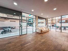 Local comercial esquinero en zona de paso de Reus photo 0