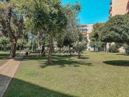 Piso con terraza y gran zona comunitaria con piscina en Salou photo 0
