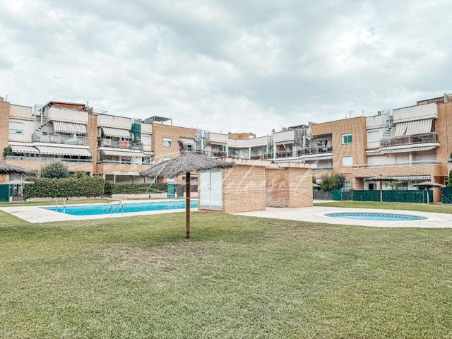 Piso con piscina comunitaria y parking en Cambrils photo 0