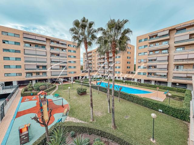Piso con terraza y piscina comunitaria en Tarragona photo 0