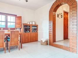 Casa unifamiliar con jardín en Mas Llorenç photo 0