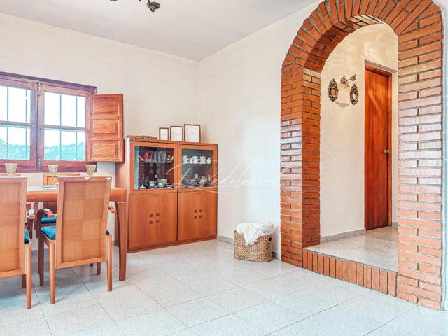 Casa unifamiliar con jardín en Mas Llorenç photo 0