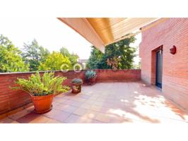 Piso en venta en la zona universitaria de Vic photo 0