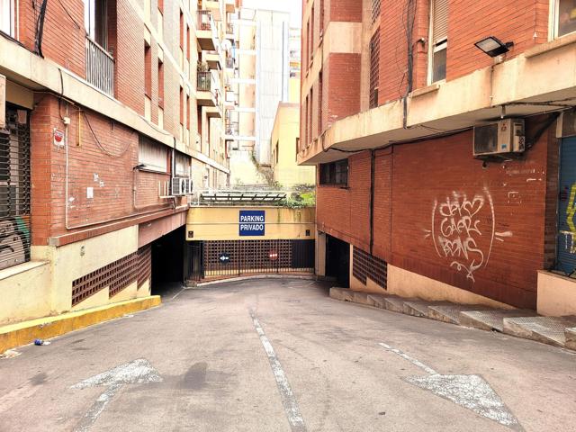 Parking En venta en Sants photo 0