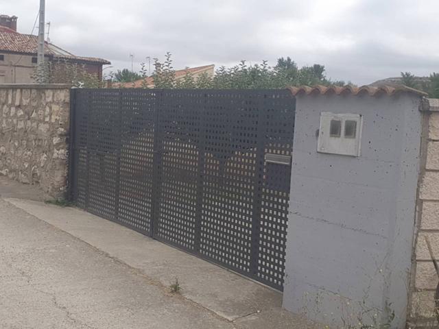 Venta de una espaciosa independiente casa  con inmenso jardin  en Rublacedo de Abajo ( Burgos ) photo 0