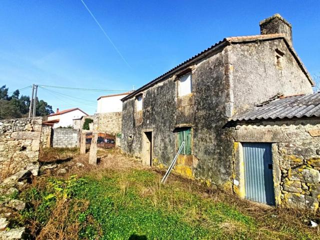 Edificaciones para restaurar en el lugar de A Grixa. photo 0