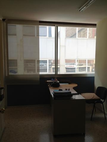 Local En venta en Esplugues de Llobregat photo 0