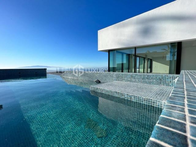Villa de Lujo de estilo minimalista en Abama photo 0