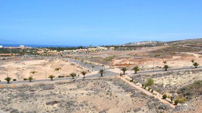 Parcela urbana para villa independiente en El Mojón, Arona photo 0