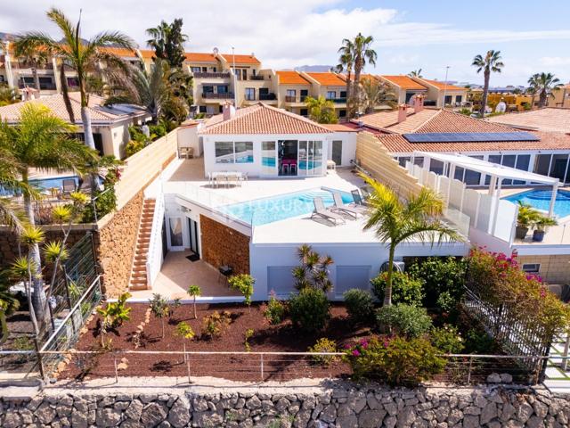 Villa de lujo en la exclusiva zona de El Duque- La Caleta photo 0