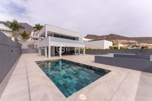 Espectacular villa totalmente a estrenar en Madroñal photo 0