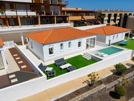 Exclusiva villa reformada con piscina privada. Golf del Sur– Amarilla Golf photo 0