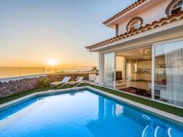 Villa de lujo con piscina climatizada en Costa Adeje photo 0