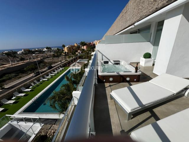 Apartamento exclusivo con terrazas y jacuzzi en La Caleta photo 0