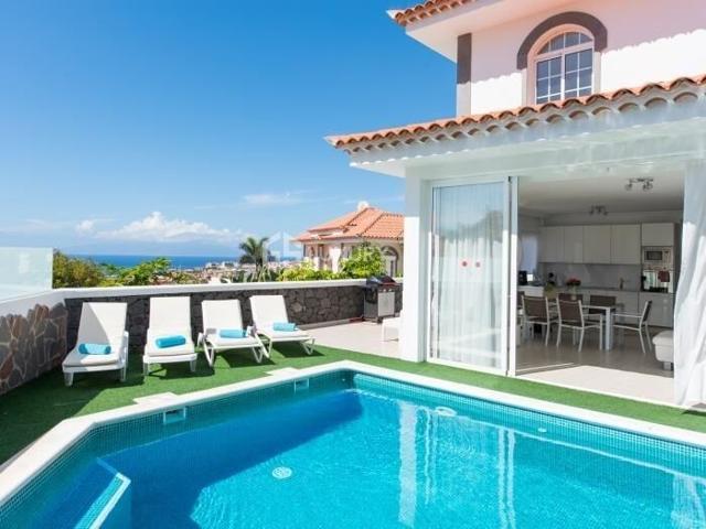 Casa En venta en El Madroñal, Adeje photo 0