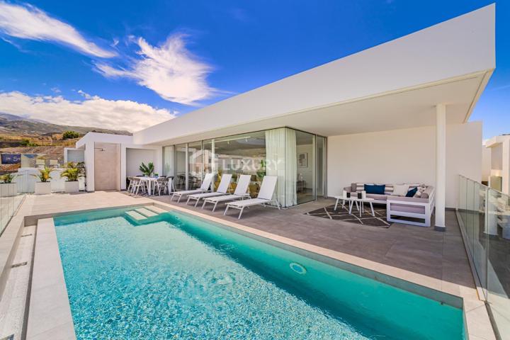 Villa de Lujo en Rokabella – Adeje photo 0