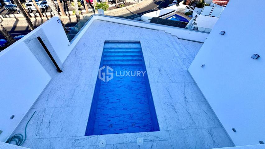 Villa de nueva construcción con vistas al mar – San Eugenio Alto photo 0