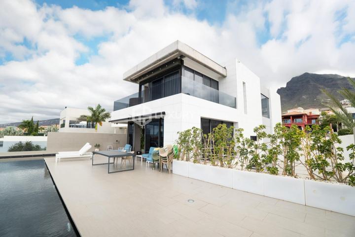 Villa moderna en El Madroñal photo 0