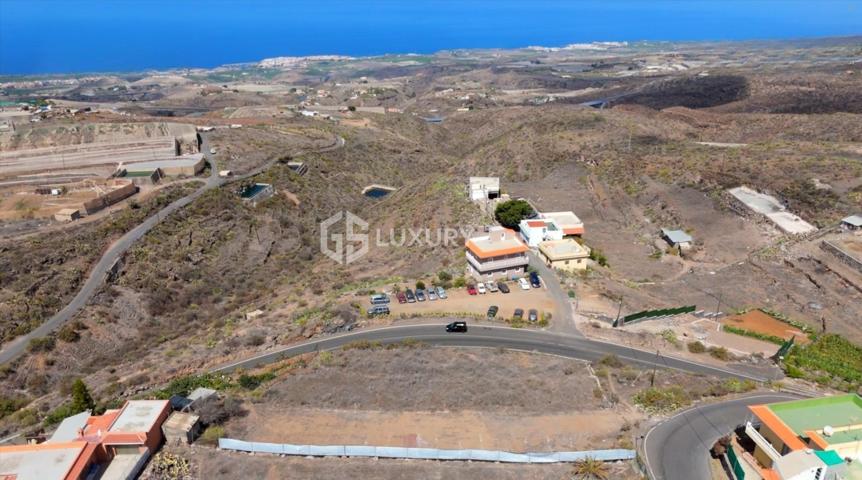 Parcela con proyecto y licencia para 4 villas en Guía de Isora photo 0