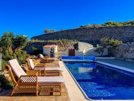 Exclusiva finca con dos viviendas independientes en Arico photo 0