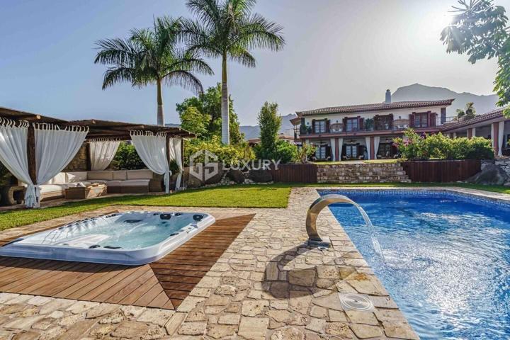 Villa de lujo en El Duque photo 0