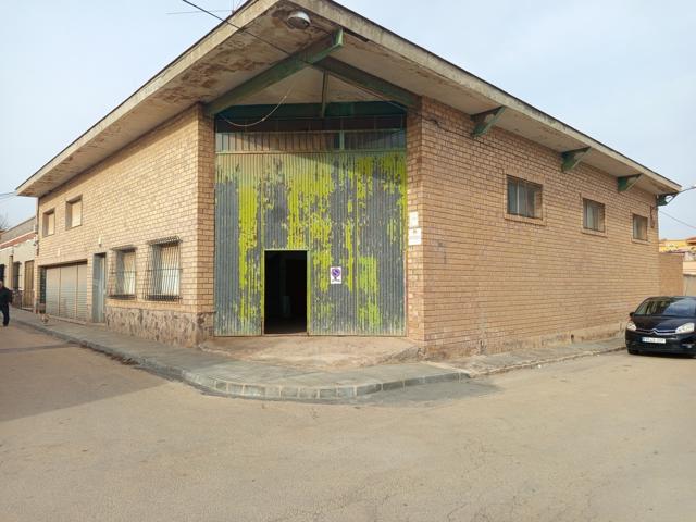 Nave Industrial En venta en La Aljorra photo 0