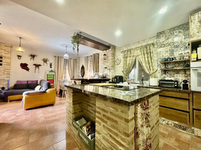 Piso en venta en Burguillos photo 0