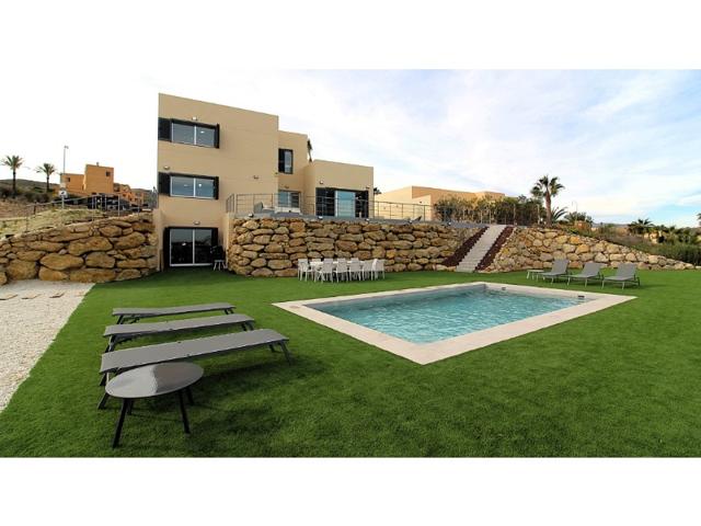 Villa En venta en Vera photo 0