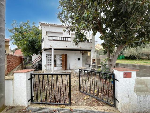 Oportunidad para Inversores! Casa de 2 Pisos Independientes a Pasos de la Playa photo 0