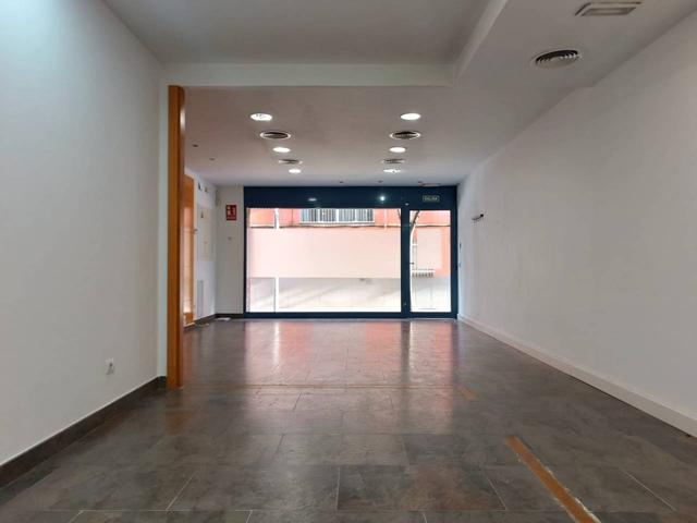 Local en venta en Sant Andreu de La Barca photo 0