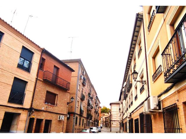 SE VENDE PISO EN EL CASCO HISTÓRICO DE TOLEDO photo 0