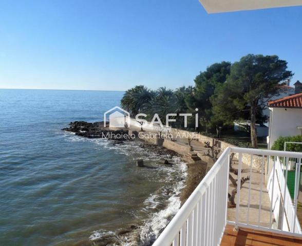 EXCLUSIVA VILLA A LA ORILLA DEL MAR! Oportunidad. photo 0