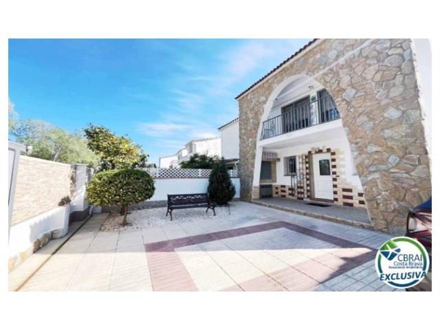 Casa En venta en Empuriabrava photo 0